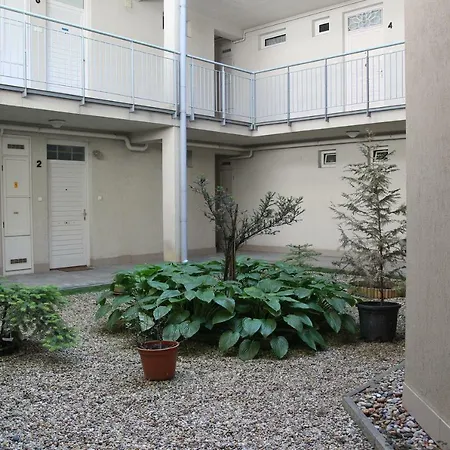 Apartment With Swing *