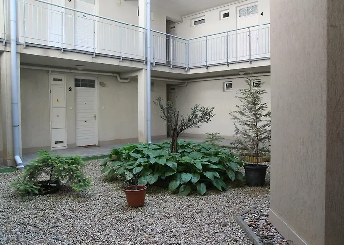 Apartment With Swing *