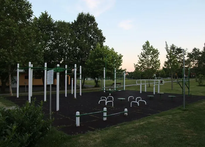 With Swing Apartment *